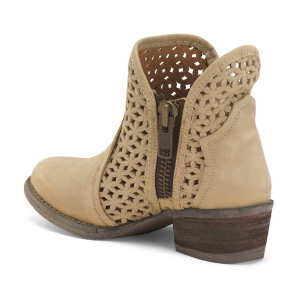 CIRCLE G Made In Mexico Leather Cut Out Shortie Western Boots - Picture 2 of 3